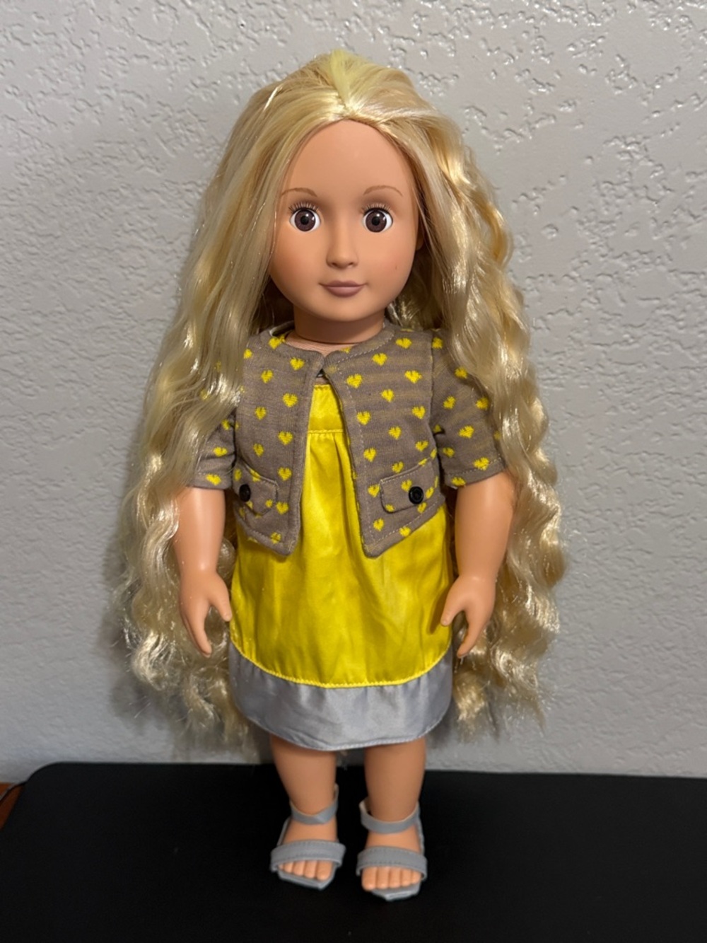 Our Generation 18” Hair Grow Doll Blonde with Streaks & Brown Eyes - Picture 2 of 15